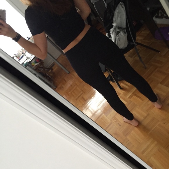 High Waisted Jeans - H&M Black Roller Jeans - 6 US / 27'' - Picture 2 of 4